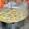 おいでよ亀有WinterFestival2026！直径1mの大鍋で作る名物【亀有千人鍋（ゆず塩味）】1杯100円は美味しくて大人気！