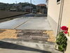 赤いお花がアクセントになって写真映えしますね「お家が外構で更に素敵な空間に！」