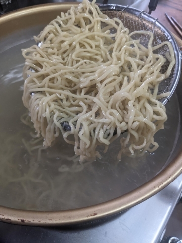 生麺を茹でて冷水「俺流あんかけ焼きそば」