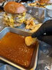 黒のゴム手袋をはめて食事。手が汚れません。「GOKU BURGER（ゴクウバーガー）」