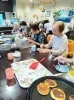皆さんでおやつレク🥞🧉甘いものは幸せ😘「介護サークルかがやき丘の上の小さな家自慢「秋のご膳」🍂ミニ懐石❓」