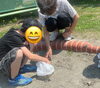 砂鉄を集めているところ「理科の実験をしました🧪【放デイ・札幌北区児童デイサービスこぱんはうすさくら札幌太平教室】」