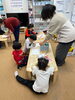 制作風景。「制作活動（フーフーボール）【札幌市北区篠路　児童発達支援　放課後等デイサービス】」