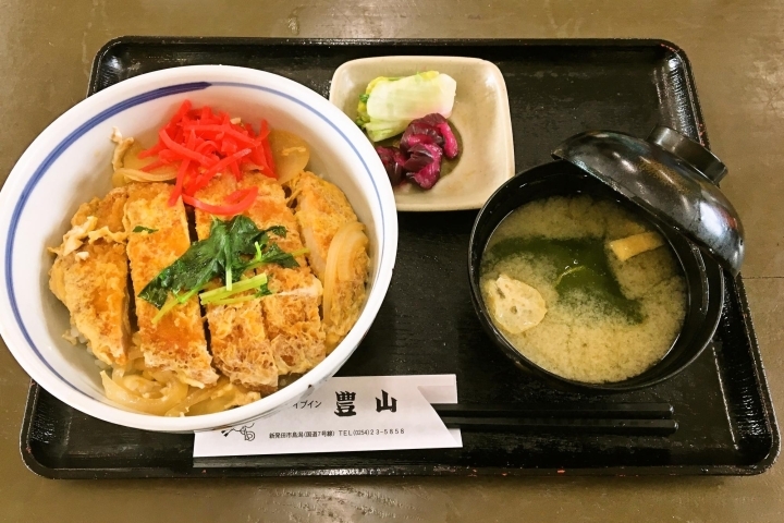 ドライブイン豊山 ボリューム満点の かつ丼 が リーズナブルに味わえます 新発田 おすすめランチ特集 新発田 胎内 聖籠 まいぷれ 新発田 胎内 聖籠