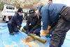 作業風景「地域の方に今年も立派な門松を作っていただきました。」