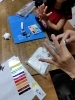 お母さんにも協力してもらいました。「パレット作りはお父さんもお母さんも協力!」