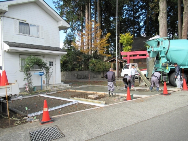 土間コンクリート打設「外構工事　駐車場を土からコンクリートに　御殿場・小山　工事実例」