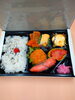 「つまみ折　お弁当　♪」