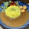 季節のピクルスが 彩りを添える おいしいスパイスカレー