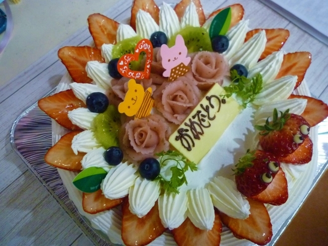 生クリーム7号「デコレーションケーキ～伊奈町のケーキ屋シャンティ洋菓子店～」