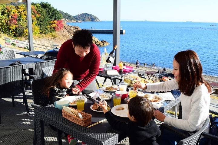 海を眺めながら味わえる 道の駅みつ 瀬戸内うみかぜbbqテラス 姫路でバーベキューするならココ まいぷれ 姫路 海を眺めながら味わえる 道の駅みつ 瀬戸内うみかぜbbqテラス 姫路でバーベキューするならココ まいぷれ 姫路