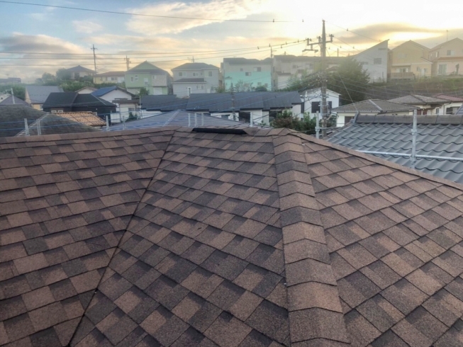 屋根カバー後の全景写真です「八千代市O様邸の屋根カバー・外壁塗装リフォームが完了いたしました！」