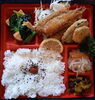 「明日の日替り弁当はウオコライス」