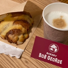 店内飲食OKのパン屋さん♪『BAKERY BoB GEoRGE(ベーカリーボブ★ジョージ)』