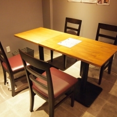 テーブル席（4～6名席）
