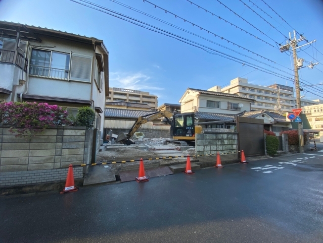 ♪あっという間に♪「♪お隣の古家を取り壊してお庭の拡張との事です♪」