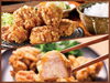 「めっちゃカリッとジューシー♪鶏の唐揚げ」食べ歩き唐揚げ串♪大人気の唐揚げ定食もございますよ〜{柴又駅近♪葛飾散歩♪昼飲み♪映える喫茶♪レトロ♪食べ歩き最高♪子連れok♪ランチ♪お持ち帰り♪テラス席♪｝」