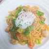 豚もも肉のスパイシーカレー温玉オイル「Colorful.JP2026.4 Newパスタ」