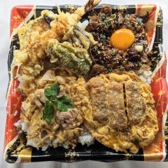 四種のデラックス丼【天丼・カツ丼・おやこ丼・スタミナ丼】