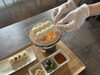 おだんごを焼く「香ばしい焼き立てを味わう。自分で焼いて楽しむ「おだんごセット」が提供開始！」