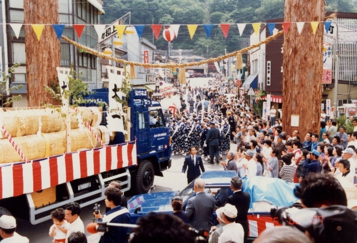 上松町の歴史　昭和６０年の御神木祭「上松町は町制施行１００周年を迎えました。」