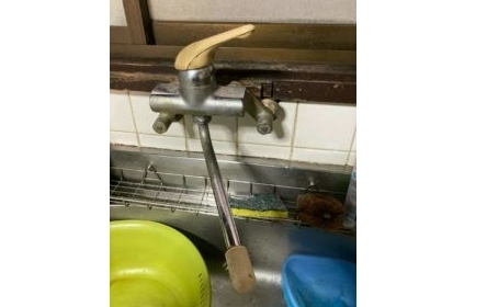 修理前「水回り　キッチン水栓交換工事」