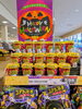 「ハロウィン特設売場が登場！にぎやかな限定お菓子が勢ぞろいしました」