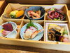会席料理のお弁当を器でお届け。お届けし回収します。「《船橋お弁当デリバリー》本格和食・黒毛和牛のお弁当をご自宅に配達」