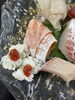 とろける旨味、極上お刺身「ハモ湯引きの一例｜梅肉・酢味噌でさっぱりと」