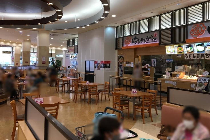 場所はイオンモール2Fのフードコートになります♪「まもなくオープン！！　新潟市の人気ラーメン店「東横」が新発田に初出店！」