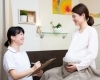 マタニティ整体 妊婦整体 妊娠中臨月でも整体ができます 妊娠中は体の首肩腰の不調が起こりやすくなります 赤ちゃんのためにも身体を整えることをお勧めします 当院はマタニティ整体で妊婦さんと赤ちゃんをサポートします ローランパリス接骨院 西の土居店の