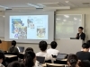 事業内容などを説明さしてもらっている様子です。「岡山大学津島キャンパスで講義をさししてもらいました。」