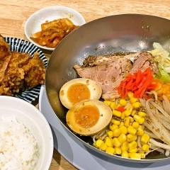 加古川駅近の商店街にある「肉そば麺達」さんで夏を感じるランチ♪