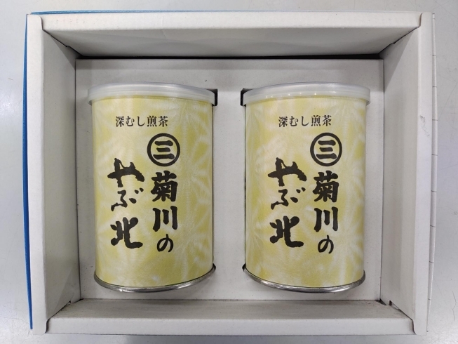 缶入りのお茶もございます。「質の良い茶葉は贈答品などギフトにぴったりです。」