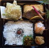 「明日の日替り弁当は「豚肉の山椒炒め」」