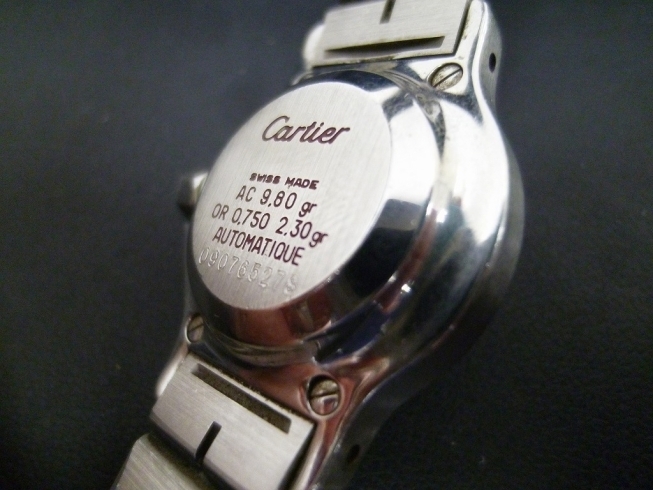 「オートマチック」とあり、自動巻きの時計です「買取専門 金のクマ 沼津店　カルティエの時計ですが状態が？？？」