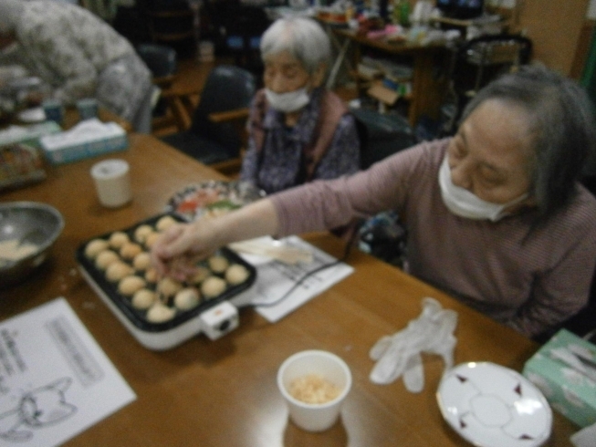 「お誕生会　　交野市　小林診療所　デイサービス　有料老人ホーム」