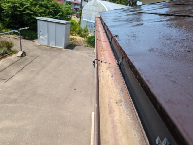 雨樋の中もお掃除「河沼郡湯川村 納屋屋根塗装工事」