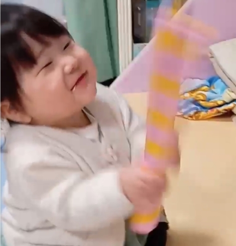 音楽に合わせて楽しいと笑顔いっぱい‼️「南区&下京区のベビーリトミック♪できた‼️11ヶ月ベビーちゃんの楽しい笑顔いっぱい♪驚くベビーちゃんの吸収力【京都市南区&下京区のピアノ・リトミック・英語リトミック・ベビーリトミック】」