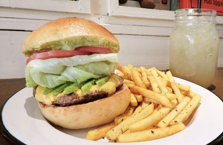 Leather Tramp Kitchen レザートランプキッチン 映える秘密基地のようなカフェで本格バーガーにかぶりつく 新潟市のおすすめランチ特集 まいぷれ 新潟市 Leather Tramp Kitchen レザートランプキッチン 映える秘密基地のようなカフェで本格バーガーにかぶりつく 新潟市のおすすめランチ特集 まいぷれ 新潟市