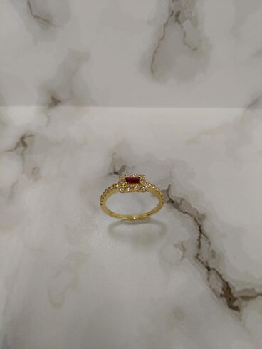 ダイヤ取巻きバージョン💍「クールでオシャレなルビーリング💍」