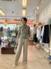 モノトーン柄ブラウス「夏のオフィスに　お出かけに　涼しいブラウス【デルッソ】」