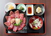 生マグロ丼       2300円「当店イチ押し！！生マグロ丼！」