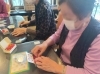 母の日プレゼント。作製中。せっ・せっ👩🏻‍🦳「手作り作品を販売しちゃいま～す🤗　皆様のご来店を心よりお待ちいたしておりますヽ(✿ﾟ▽ﾟ)ノ予告編🤗」
