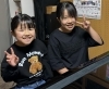 上手く弾けた♪2人ともにこにこ笑顔、仲良し連弾!「京都駅ビルのストリートピアノ♪『光のファンタジー』で姉妹が笑顔で仲良し連弾♪【南区&下京区のピアノ・リトミック・英語リトミック・ベビーリトミック】」