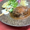 日替わりサラダとハンバーグランチ