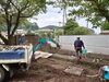 道路に面した作業、歩行者への気配りをしていきます「工事内ブロック撤去とフェンス工事❕❕　🌻🌞」