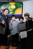左から赤井さん、オーナー相馬、右端が長保さん。「5/14 紅白歌手・長保有紀さん新曲キャンペーン開催レポート――お客様と一緒に盛り上がった思い出」