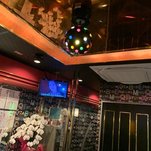 店内はレトロな物も残ってたり笑「リトルbarです！かなちゃん　阪神尼崎bar カラオケbar」