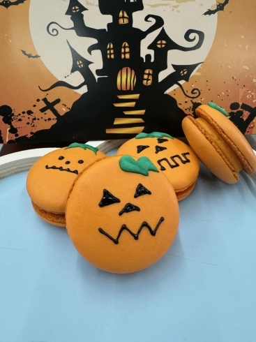 マカロン(生チョコかぼちゃ味)「ハロウィン限定商品 販売開始です!!」
